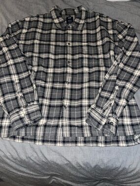 GAP Men's Black/Gray and White Plaid Button-Down Shirt. Size L. Relaxed/Cropped